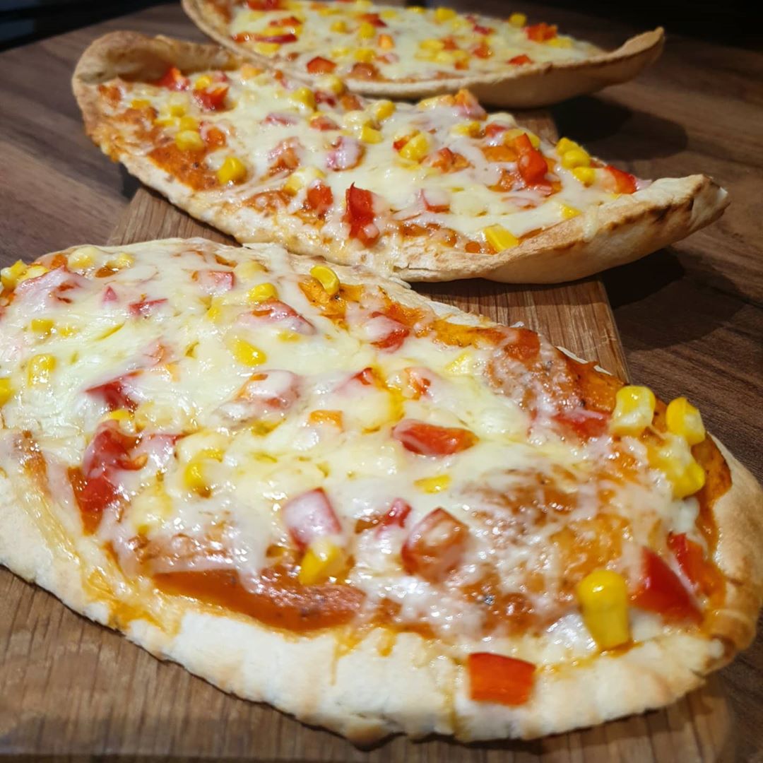 Quick Pitta Bread Pizza Sauce