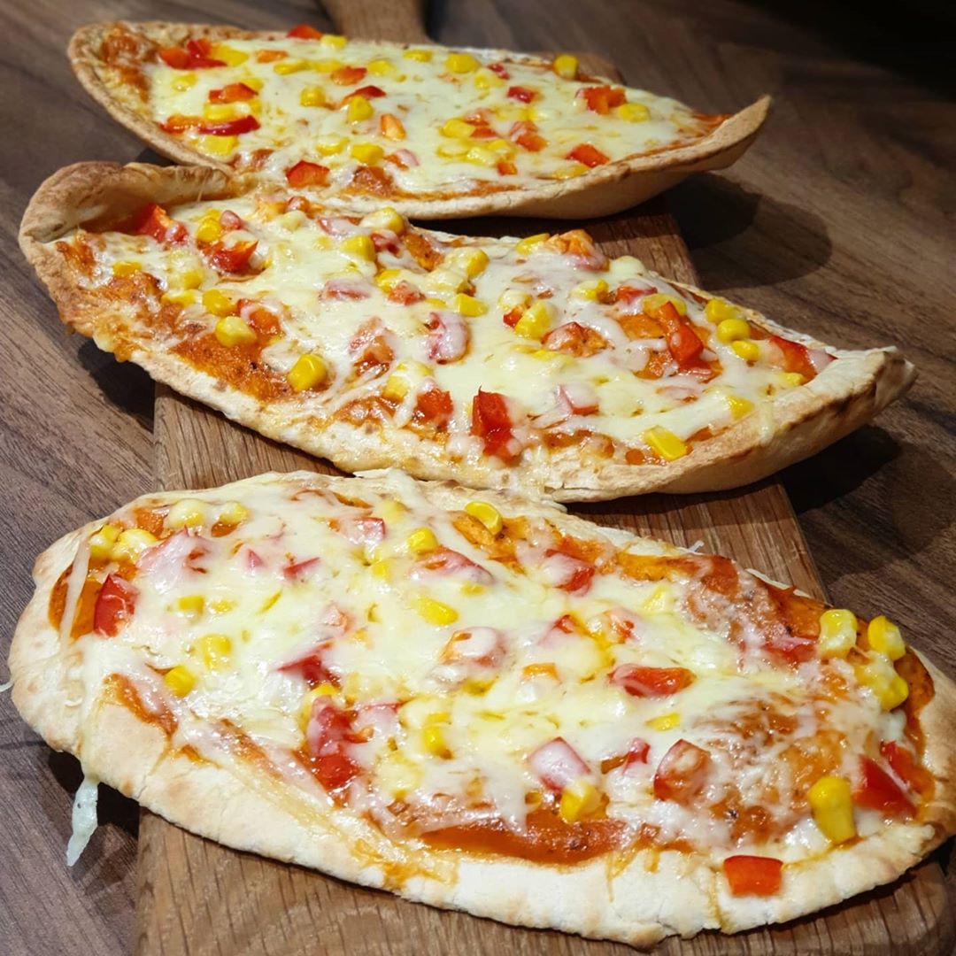Quick Pitta Bread Pizza Sauce