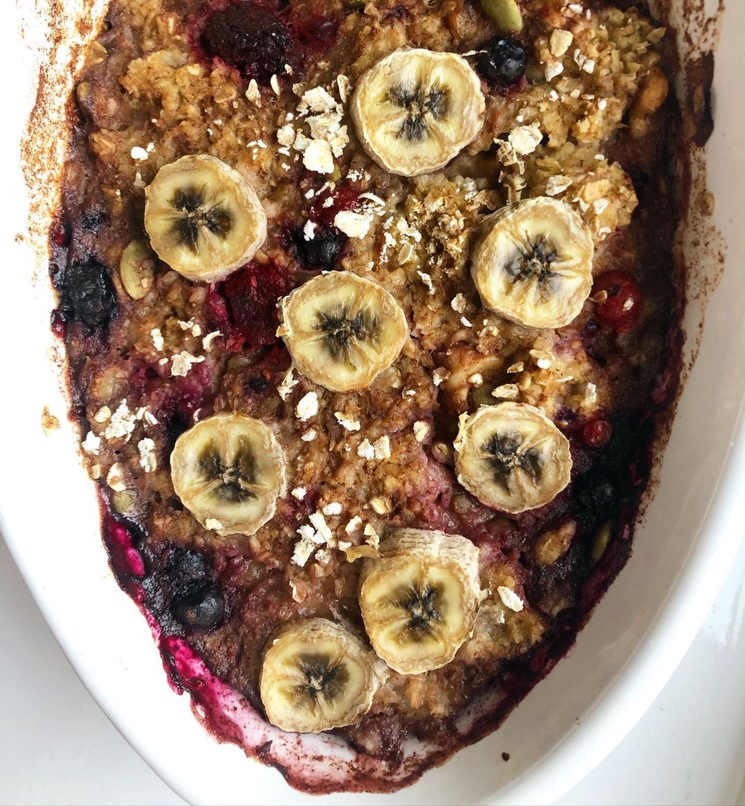 Fudgy Baked Oatmeal with Banana and Blueberries