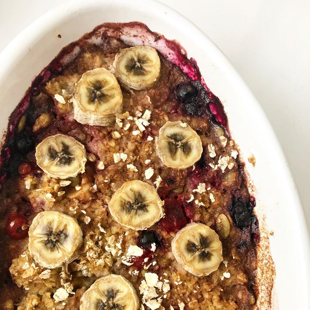 Fudgy Baked Oatmeal with Banana and Blueberries