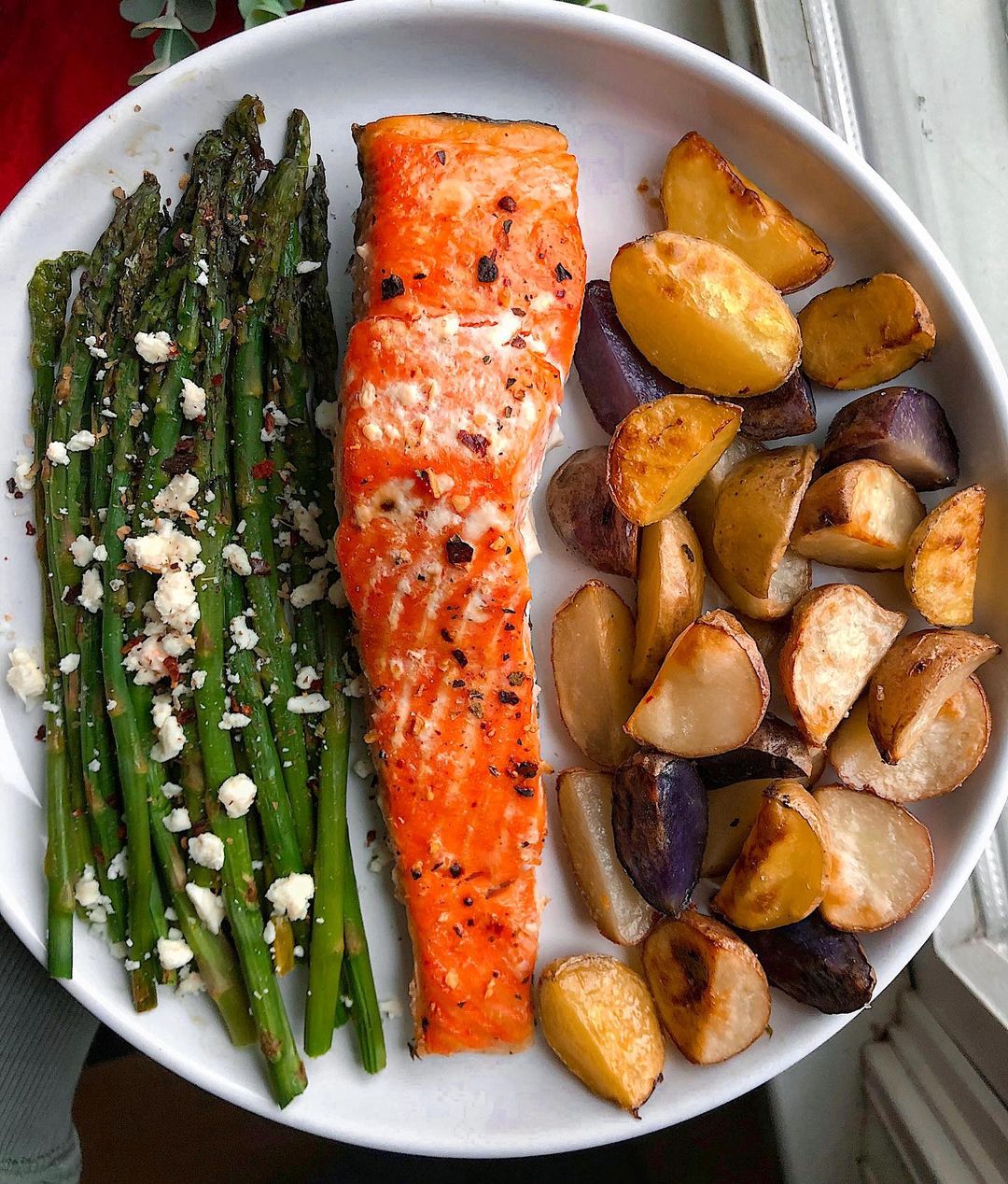 One Pan Salmon with Asparagus and Potatoes