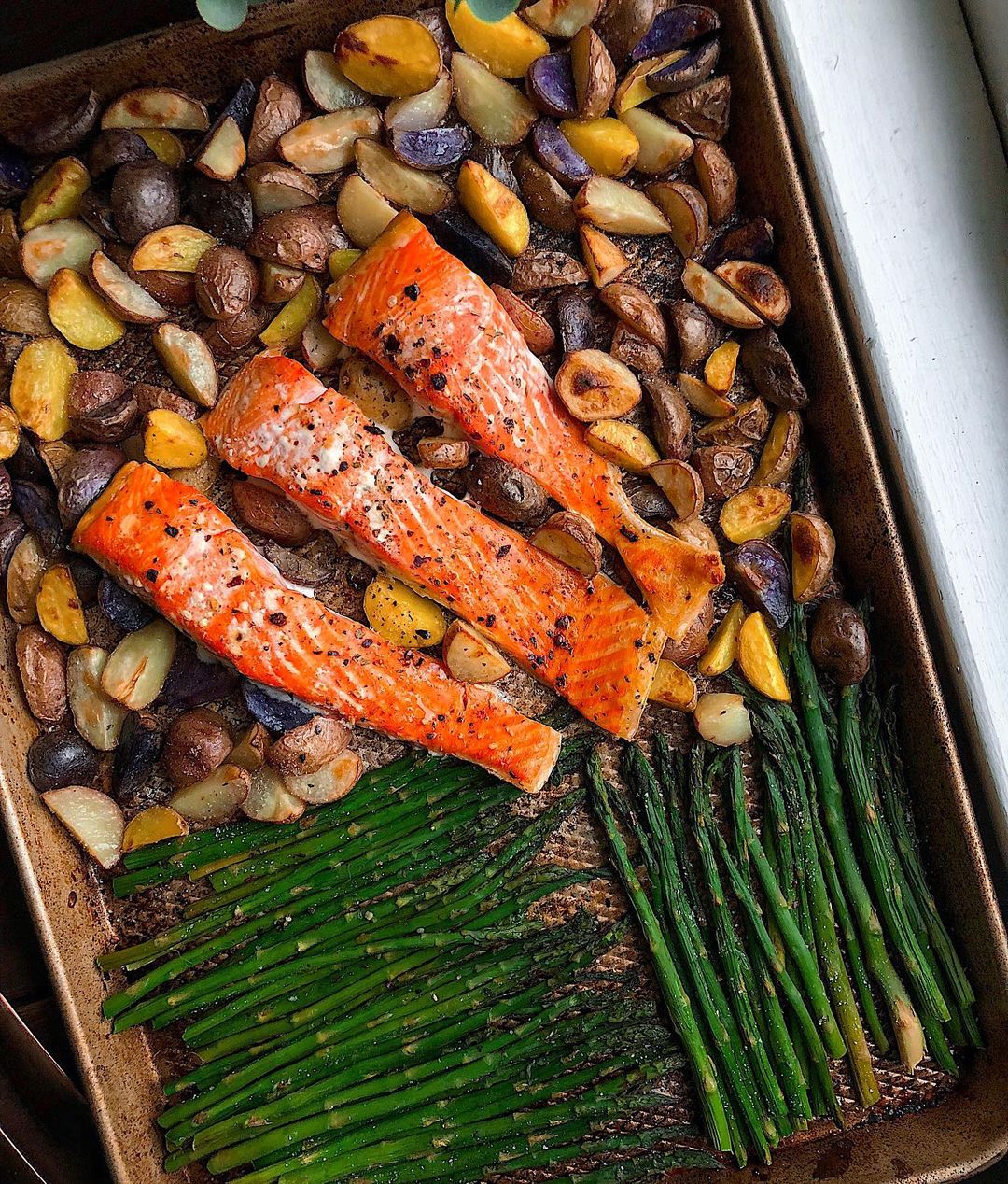 One Pan Salmon with Asparagus and Potatoes