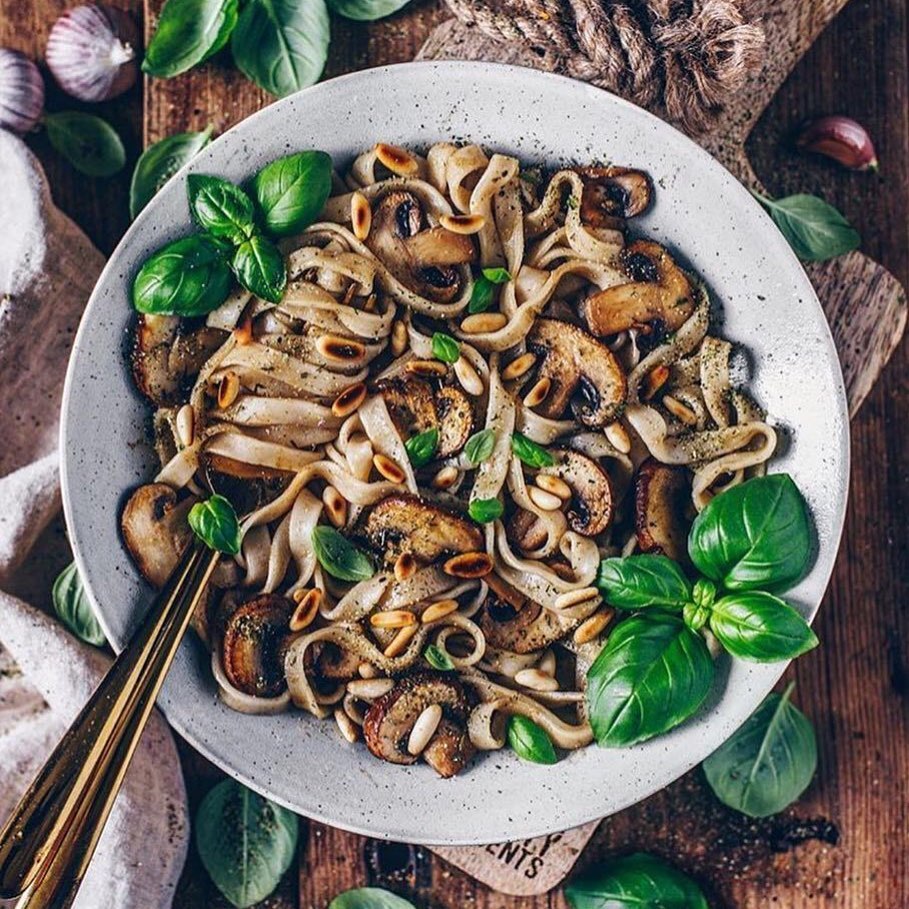 Garlic Tagliatelle with Mushrooms