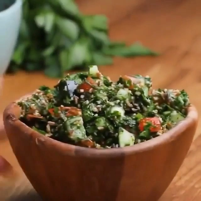 Super Healthy and Easy Tabbouleh Salad
