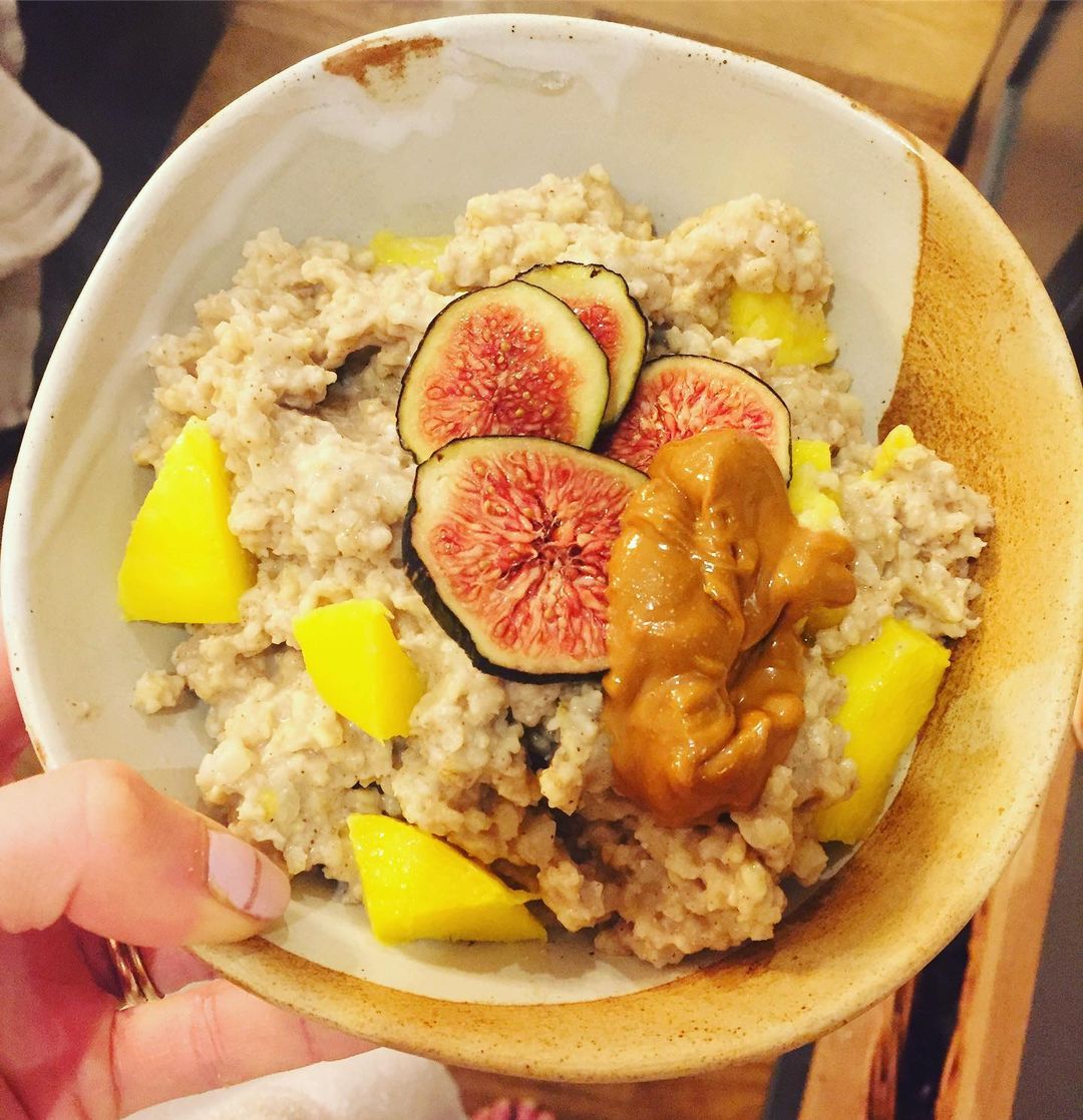Cinnamon and Mango Cauliflower Oats