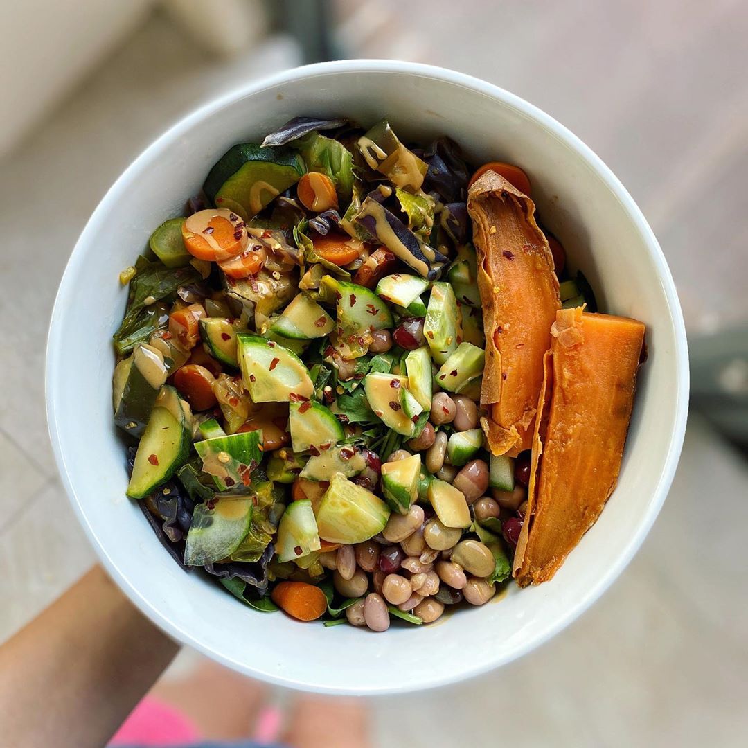 Delicious Vegan Satay Bowl with Stir-Fried Vegetables