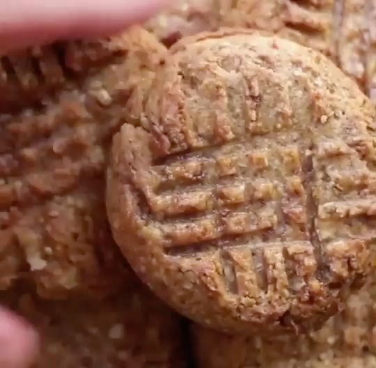 Delicious Vegan Cookies with Dates and Oats