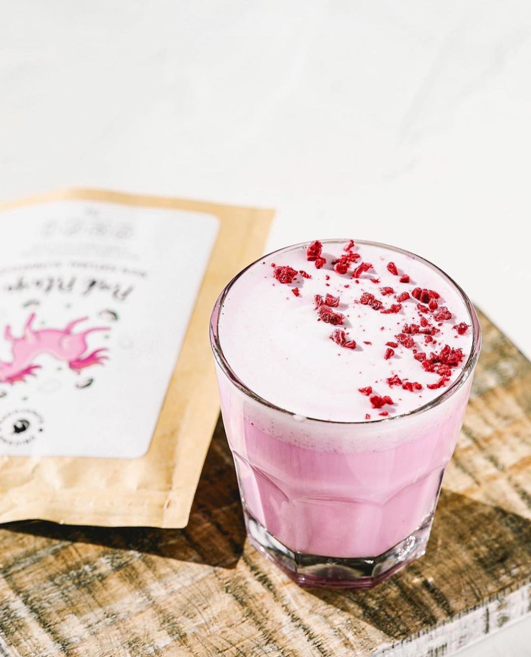 Pink Beauty Latte with Pitaya Powder