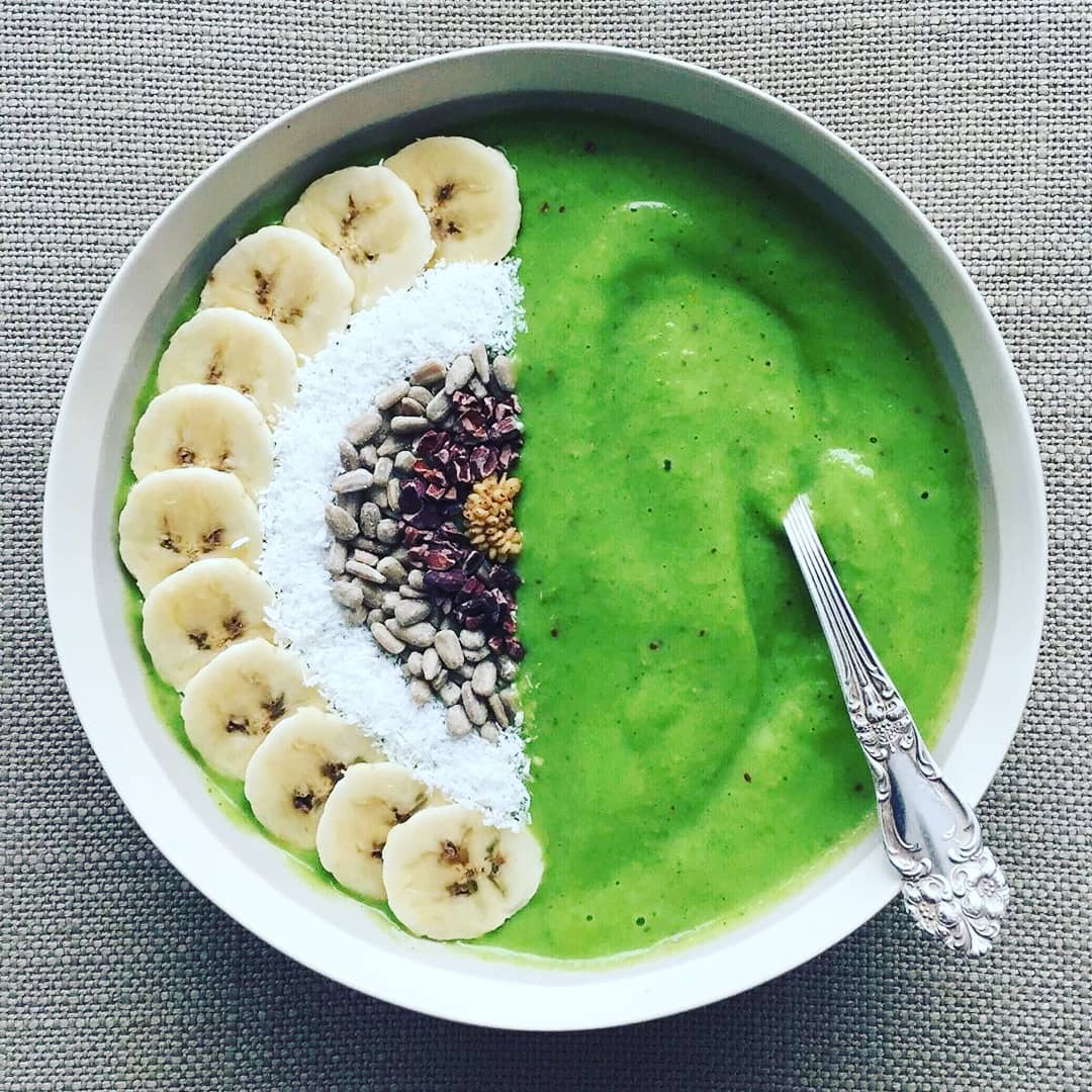 Apple Matcha Smoothie Bowl