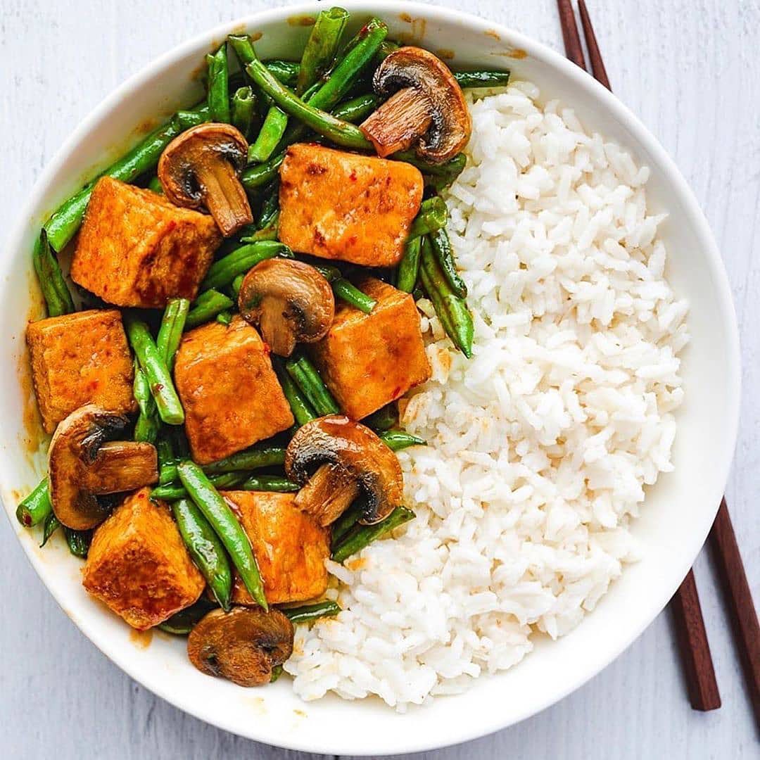 Crispy Tofu Stir-Fry with Mushrooms and Green Beans