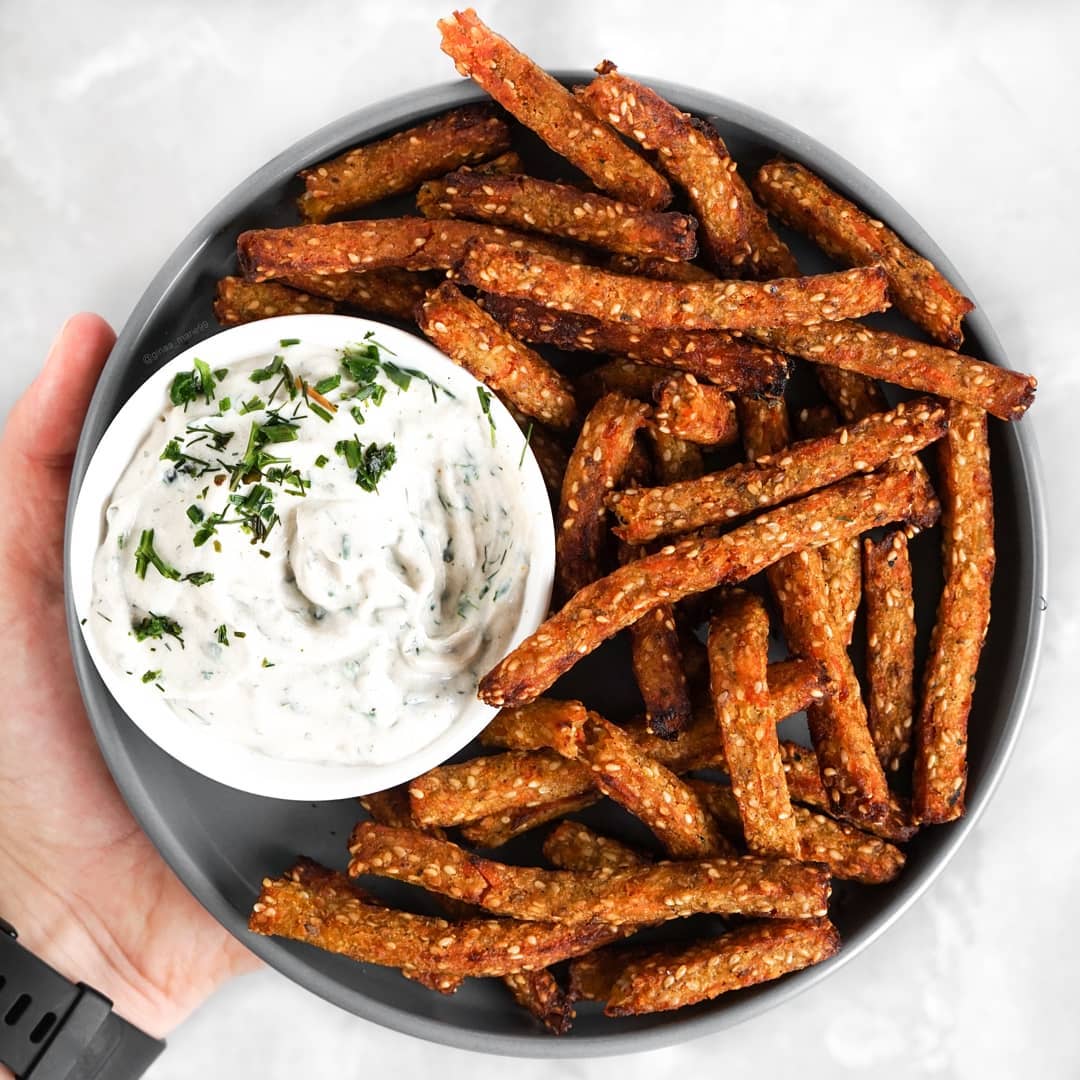 Carrot Sesame Fries with Creamy Yogurt Tahini Dip