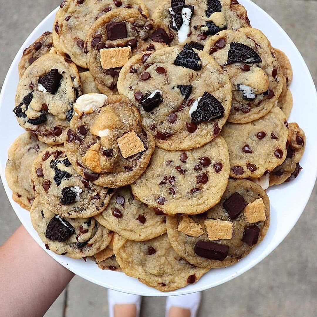 Choc Chunk S'mores Oreo Cookies