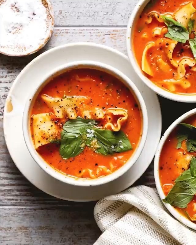 Hearty Vegan Lasagna Soup