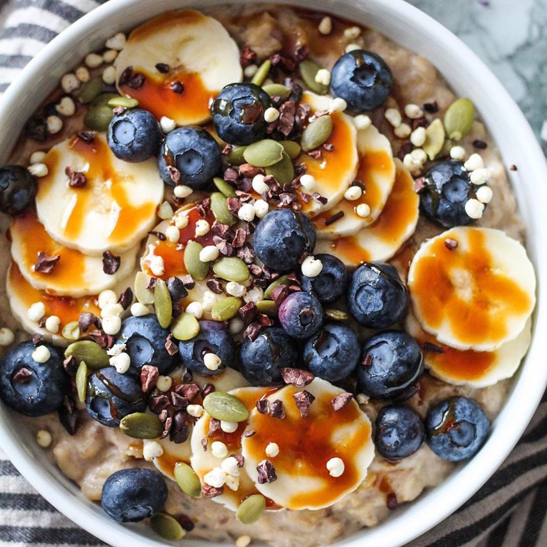 Tahini Date Oatmeal