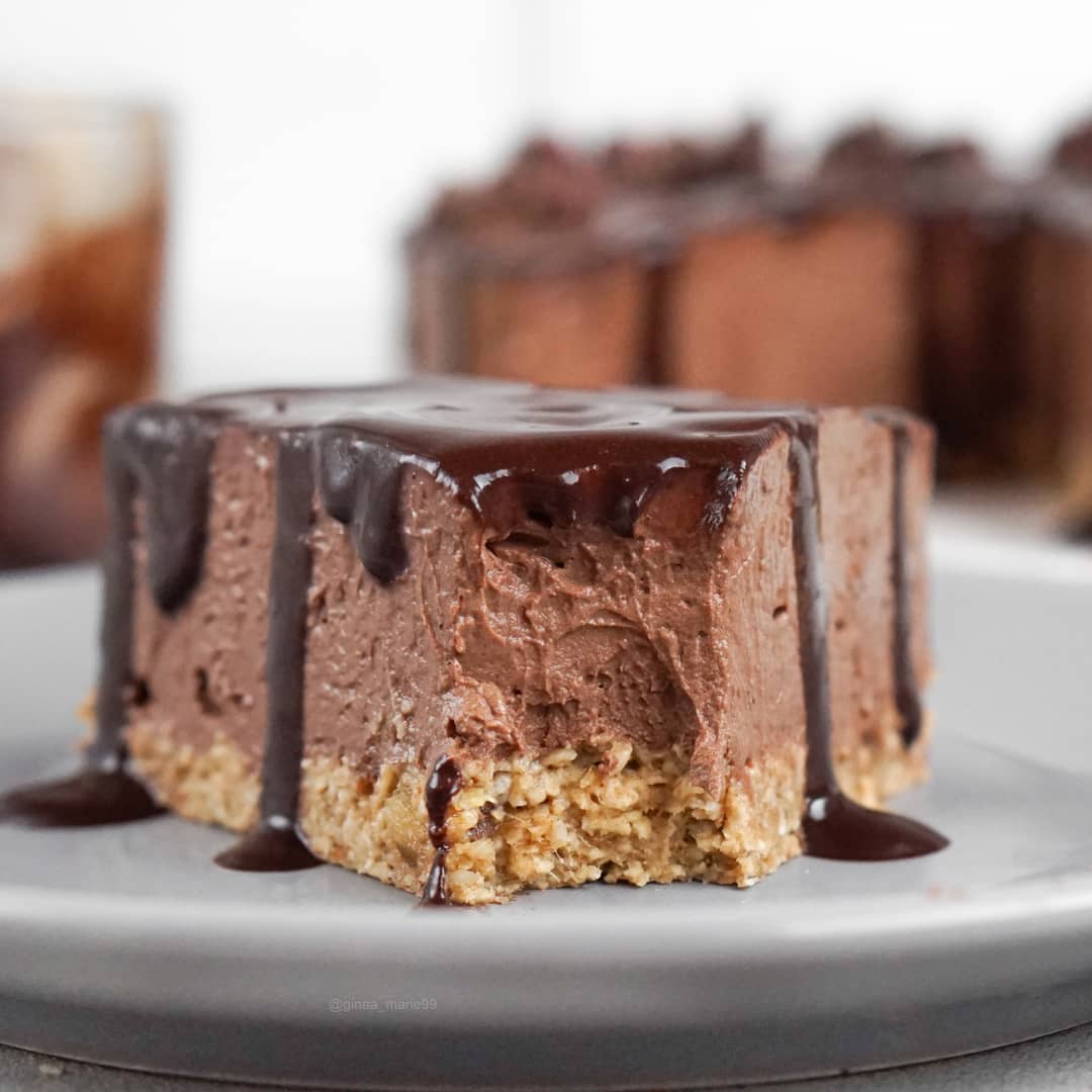 Easy No Bake Chocolate Mousse Cake