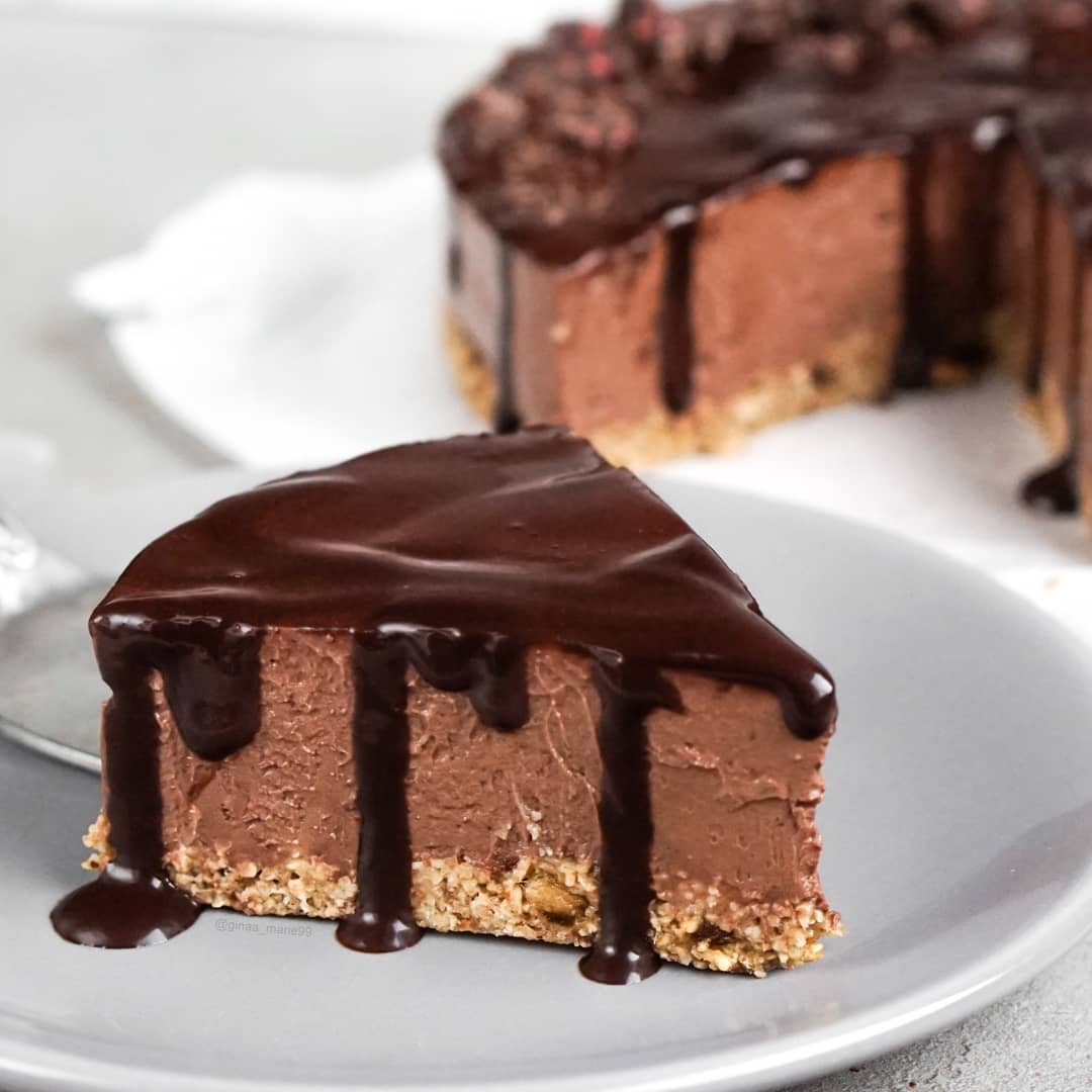 Easy No Bake Chocolate Mousse Cake