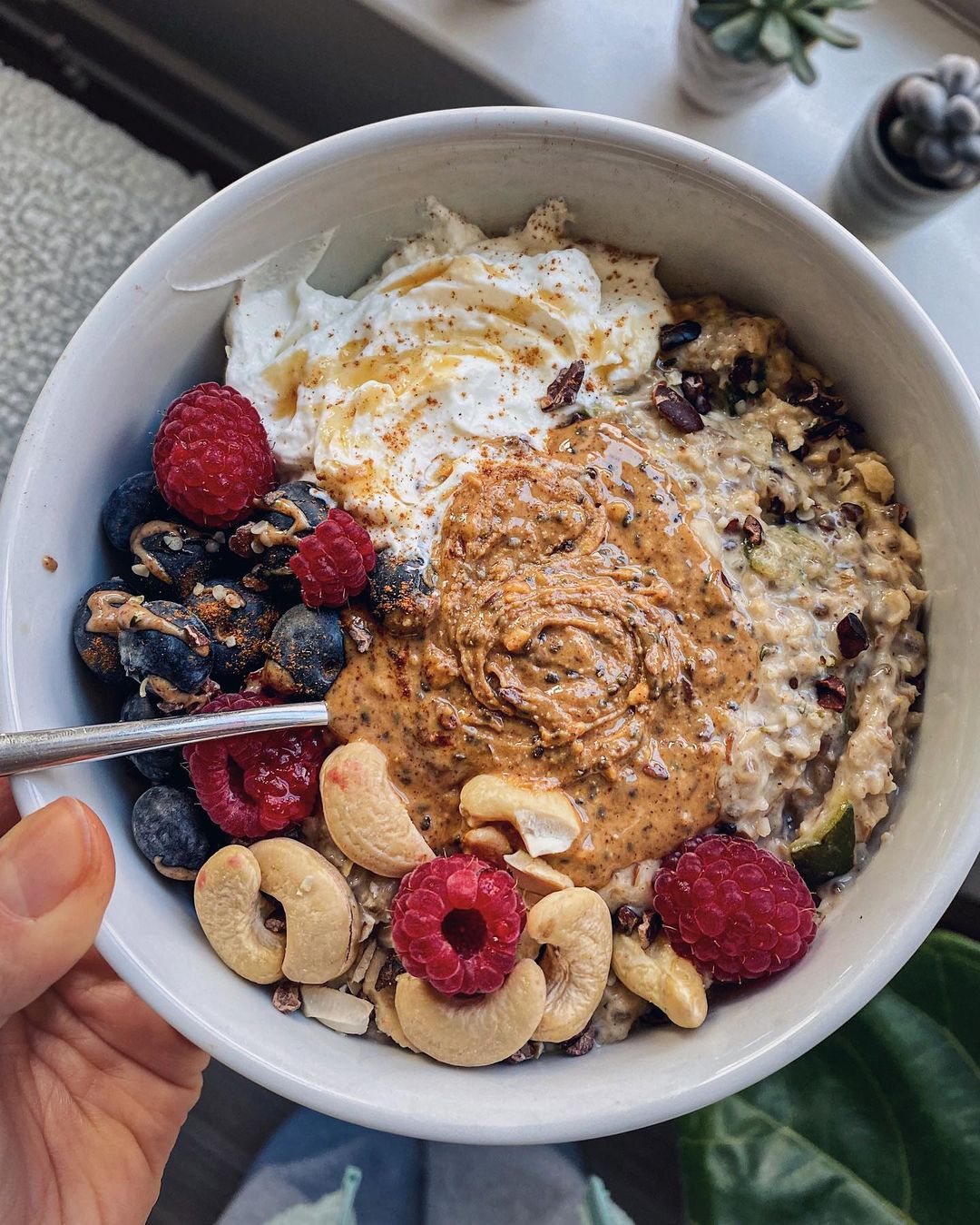 Creamy Thick Overnight Oatmeal Bowl