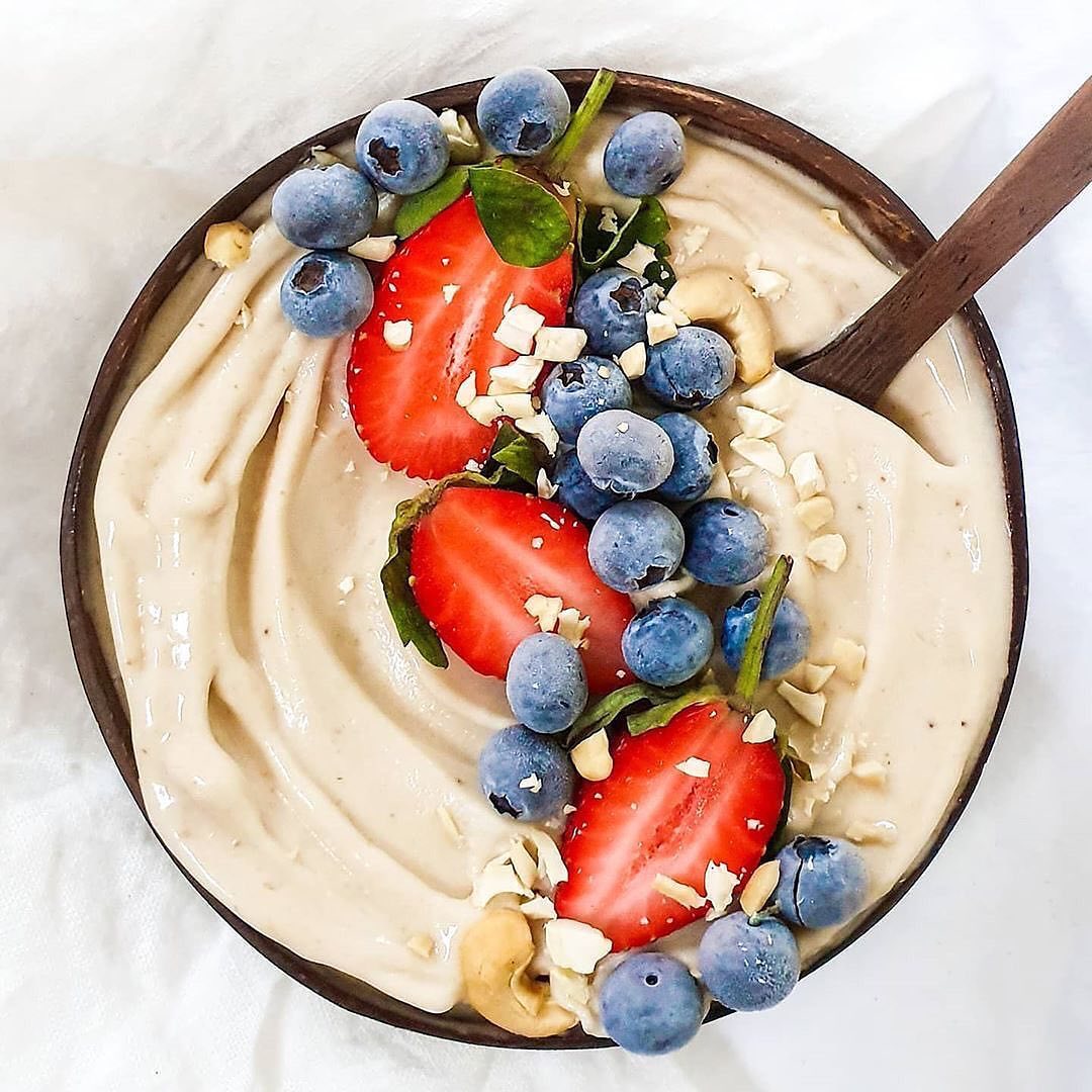 Vanilla Protein Banana Smoothie Bowl