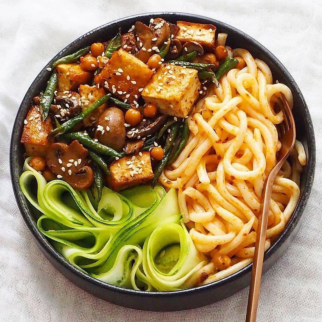 Spicy Udon Stir-Fry with Tofu and Green Beans