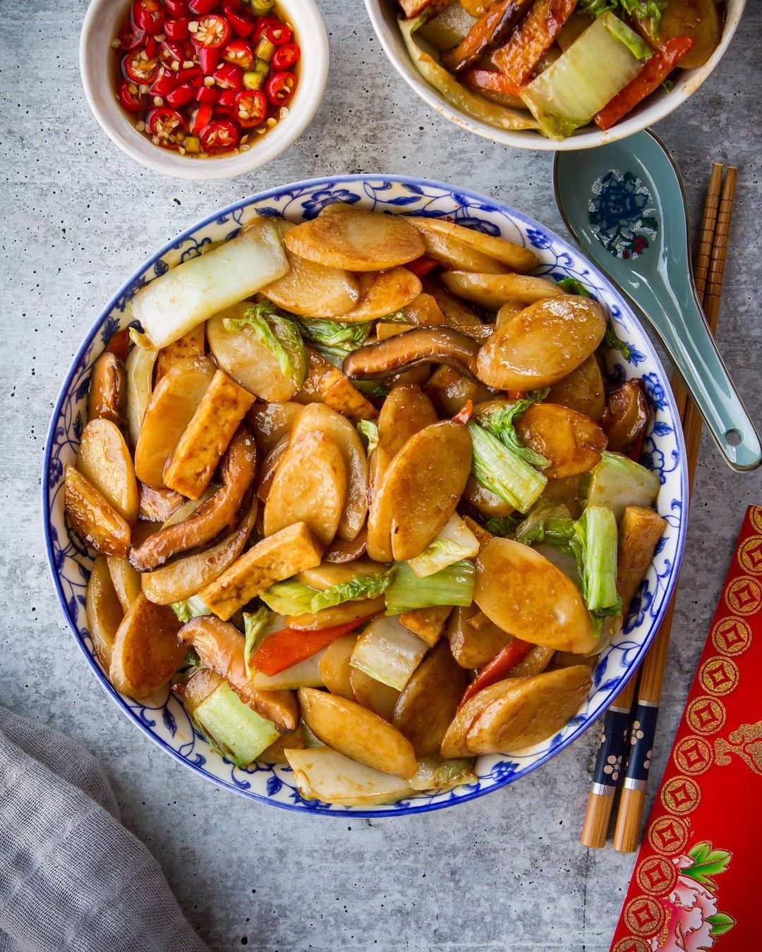 Stir-Fried Rice Cake with Vegetables