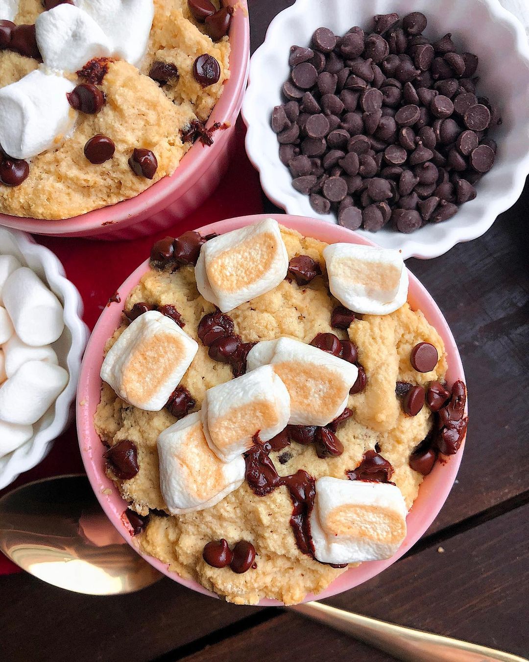 Easy Microwave S’mores Mug Cakes
