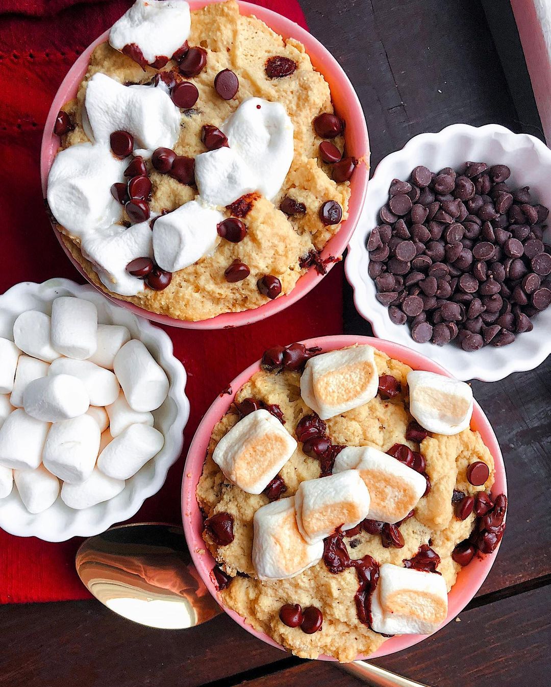 Easy Microwave S’mores Mug Cakes