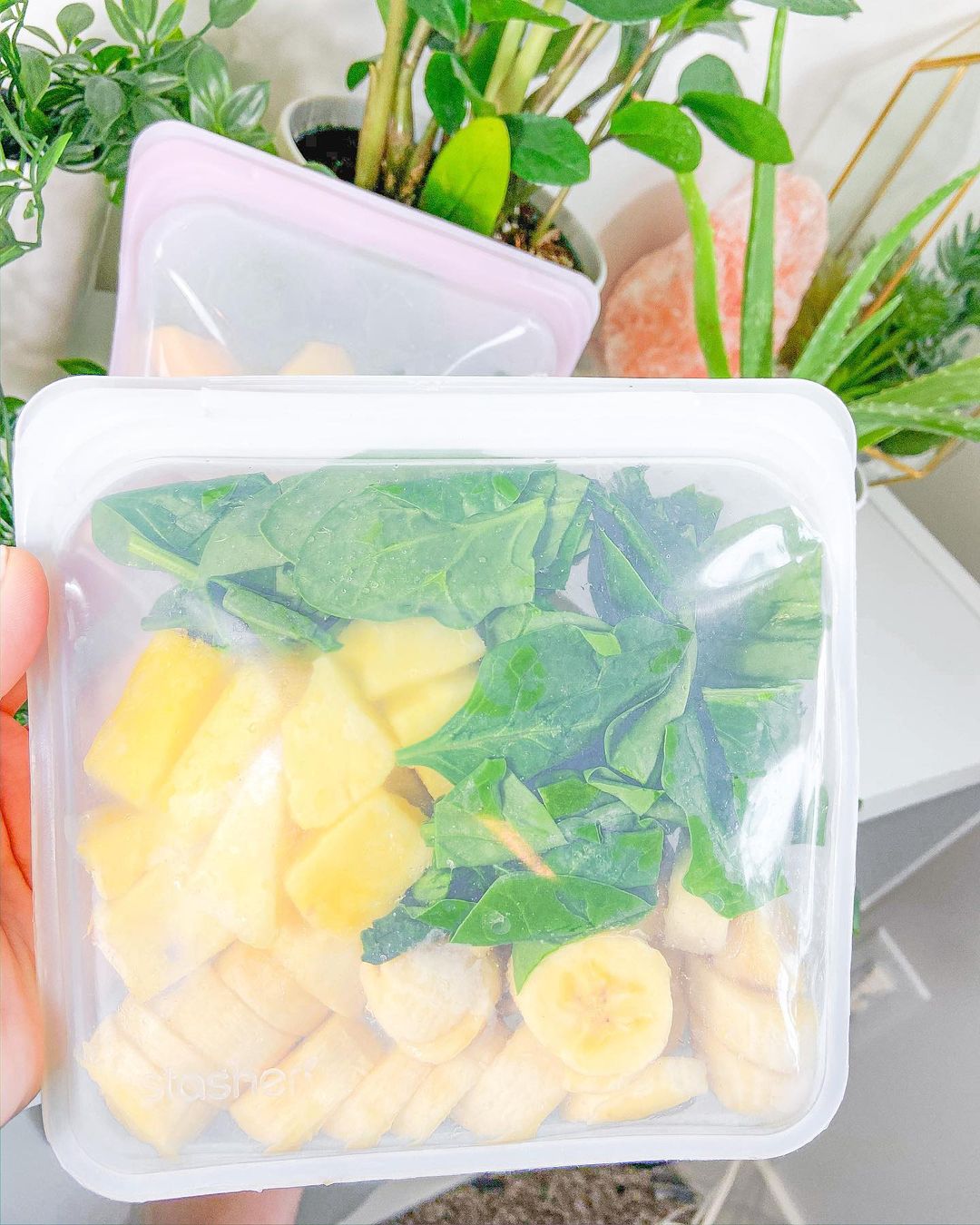Easy Morning Banana Spinach Ginger Smoothie