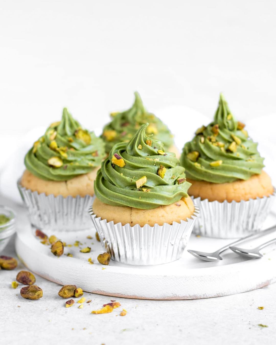 Cupcakes with Matcha Frosting and Pistachios