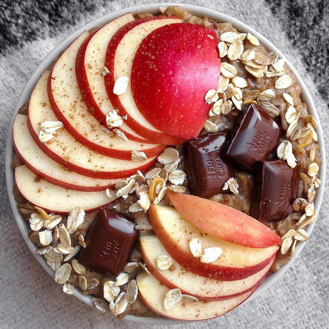 Apple Cinnamon Chocolate Oatmeal