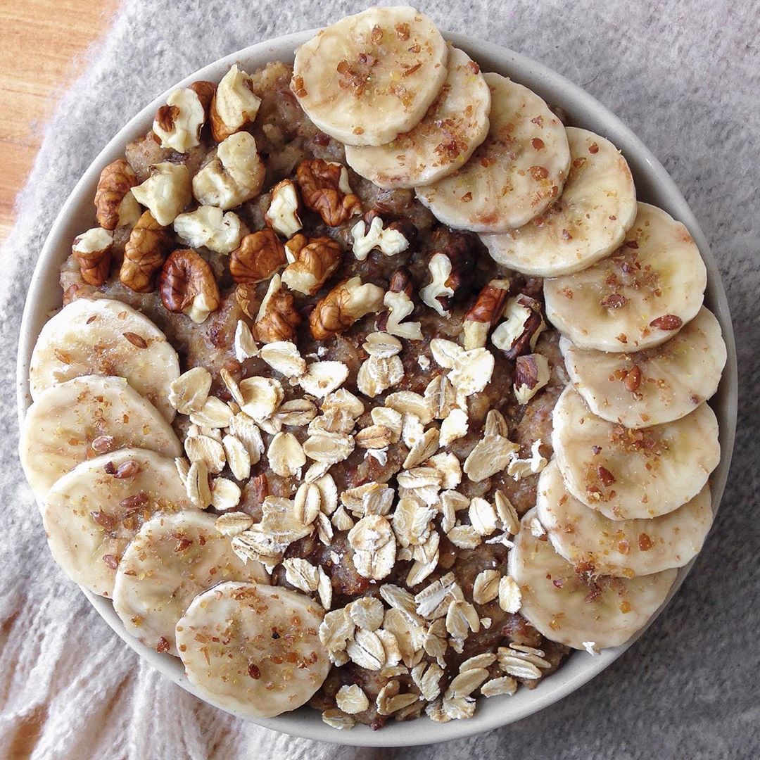 Dreamy Banana Oatmeal with Walnuts and Flaxseeds