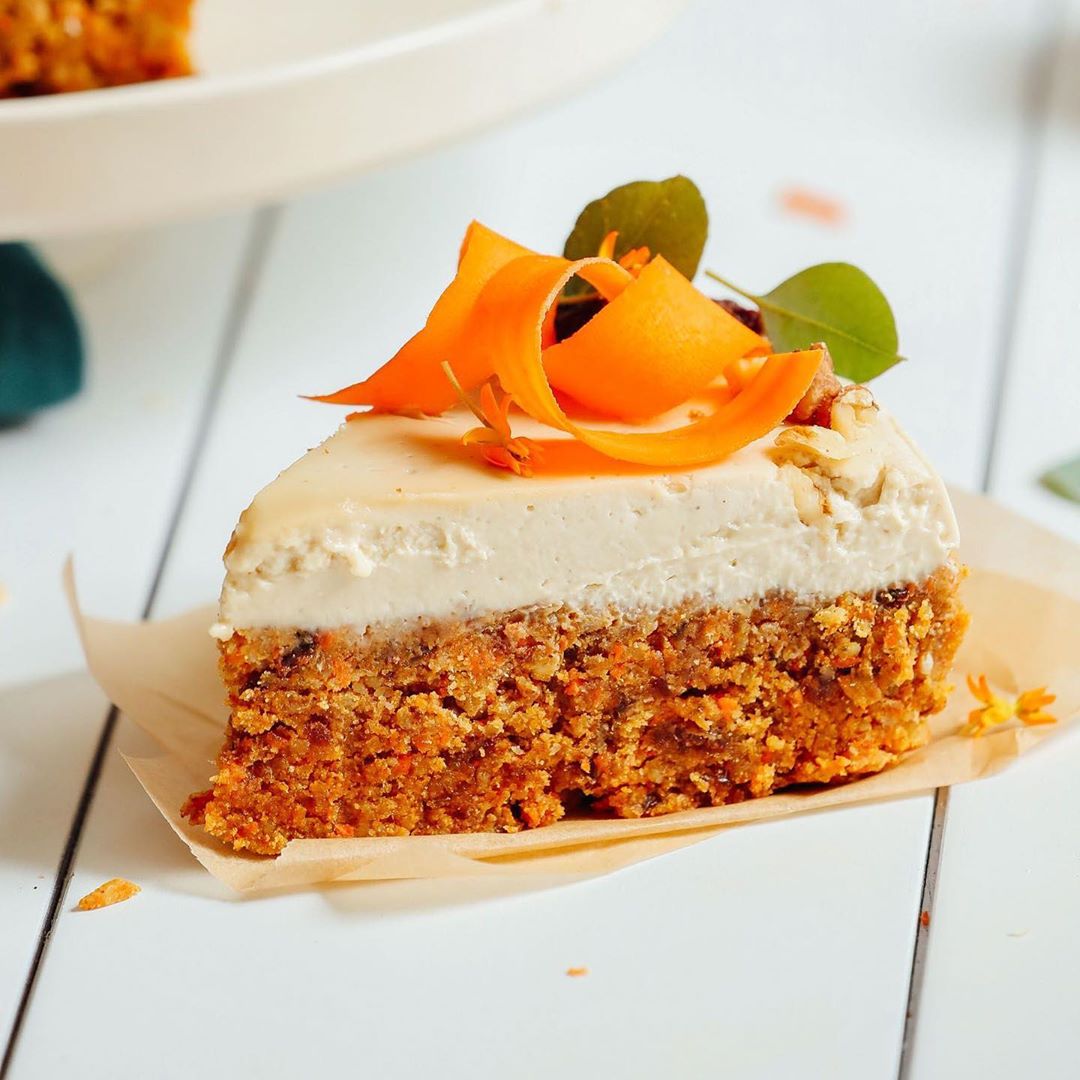 Raw Ginger Spiced Carrot Cake