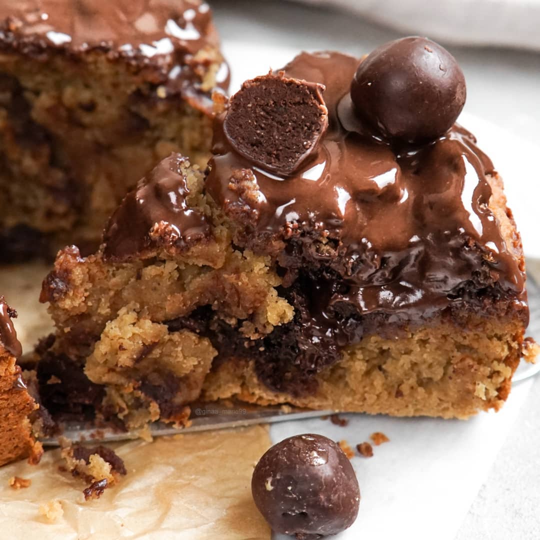 Vanilla Cake with Chocolate Chunks and Brownie Bites