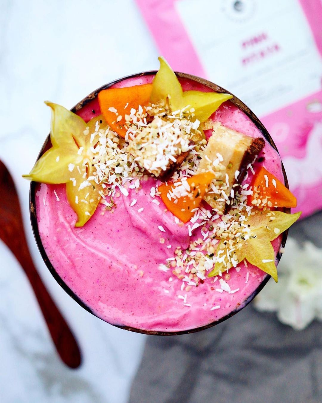 Vibrant Pitaya Smoothie Bowl with Dragon Fruit