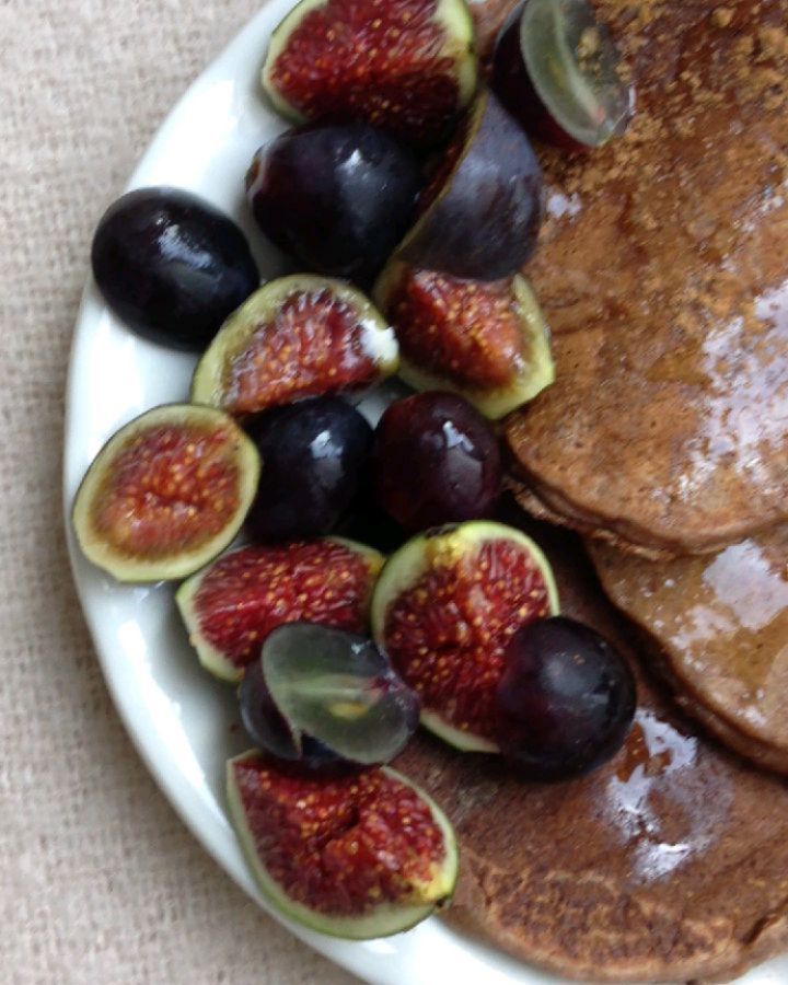 Chocolate Banana Pancakes with Fruits