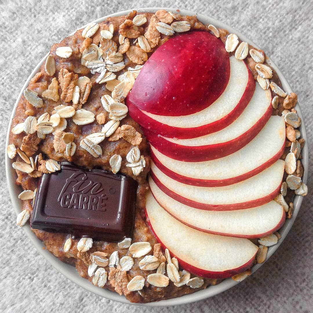 Homemade Apple Cinnamon Chocolate Oatmeal