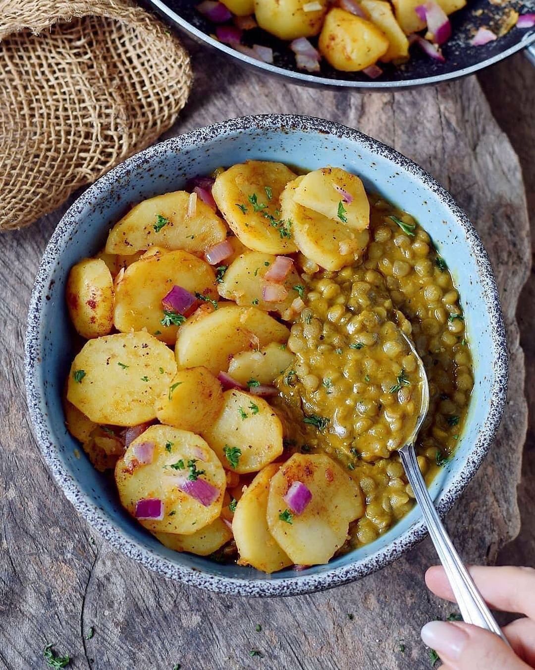 Easy Lentil Stew with Mashed Potatoes