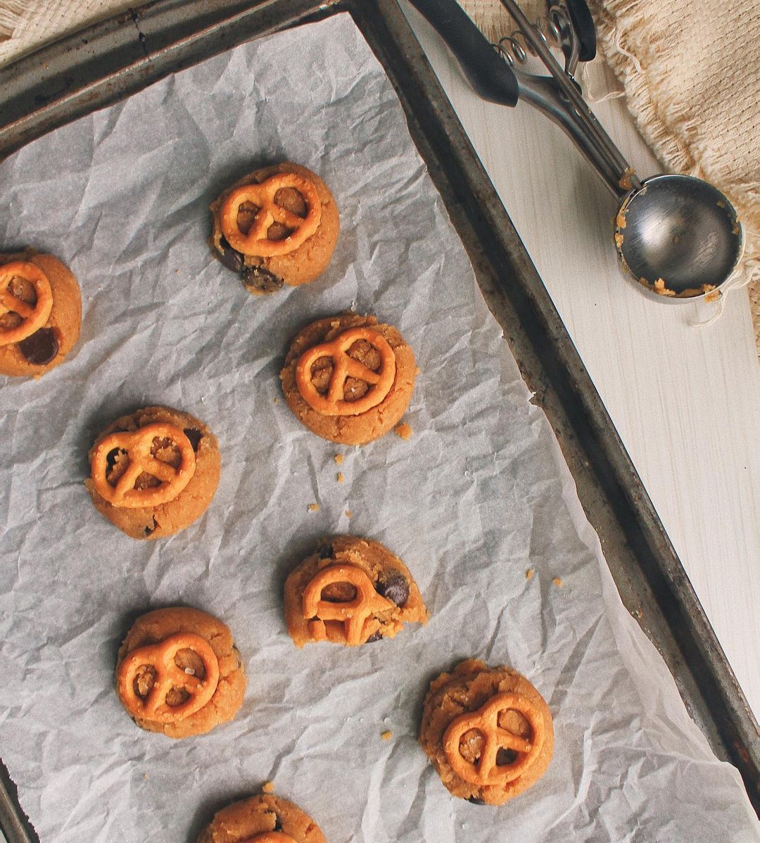 No-Bake Chocolate Chip Cookie Dough Pretzel Bombs