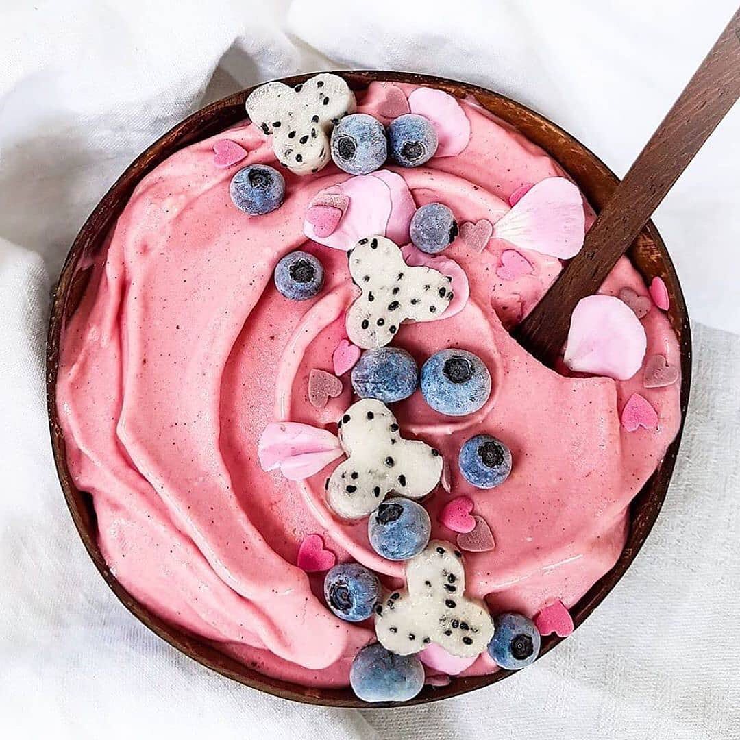 Refreshing Pink Smoothie with Bananas and Cauliflower