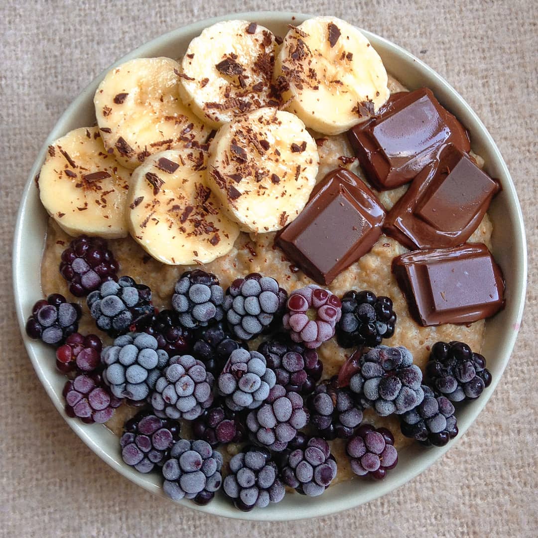 Berry Chocolate Oatmeal Breakfast Delight