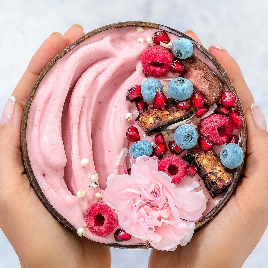 Frozen Banana and Raspberry Smoothie