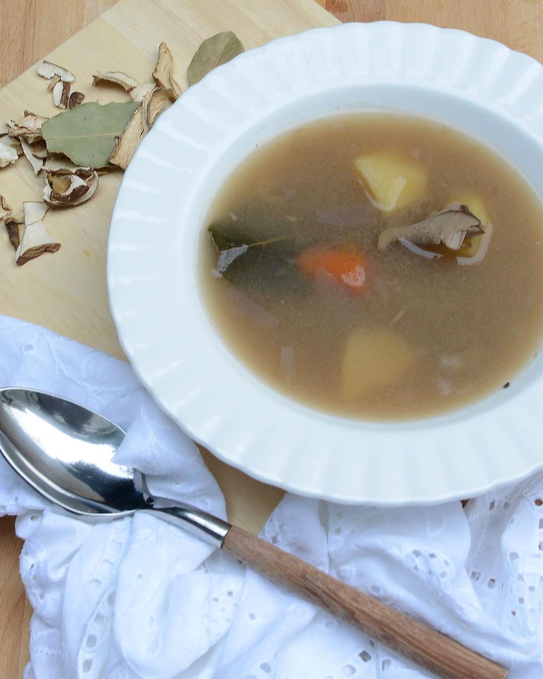 Very Light Vegan Cream of Mushrooms Soup