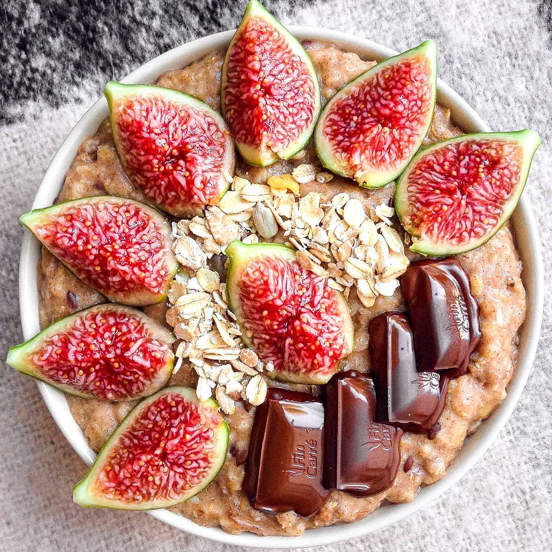 Chocolate and Figs Oatmeal Delight