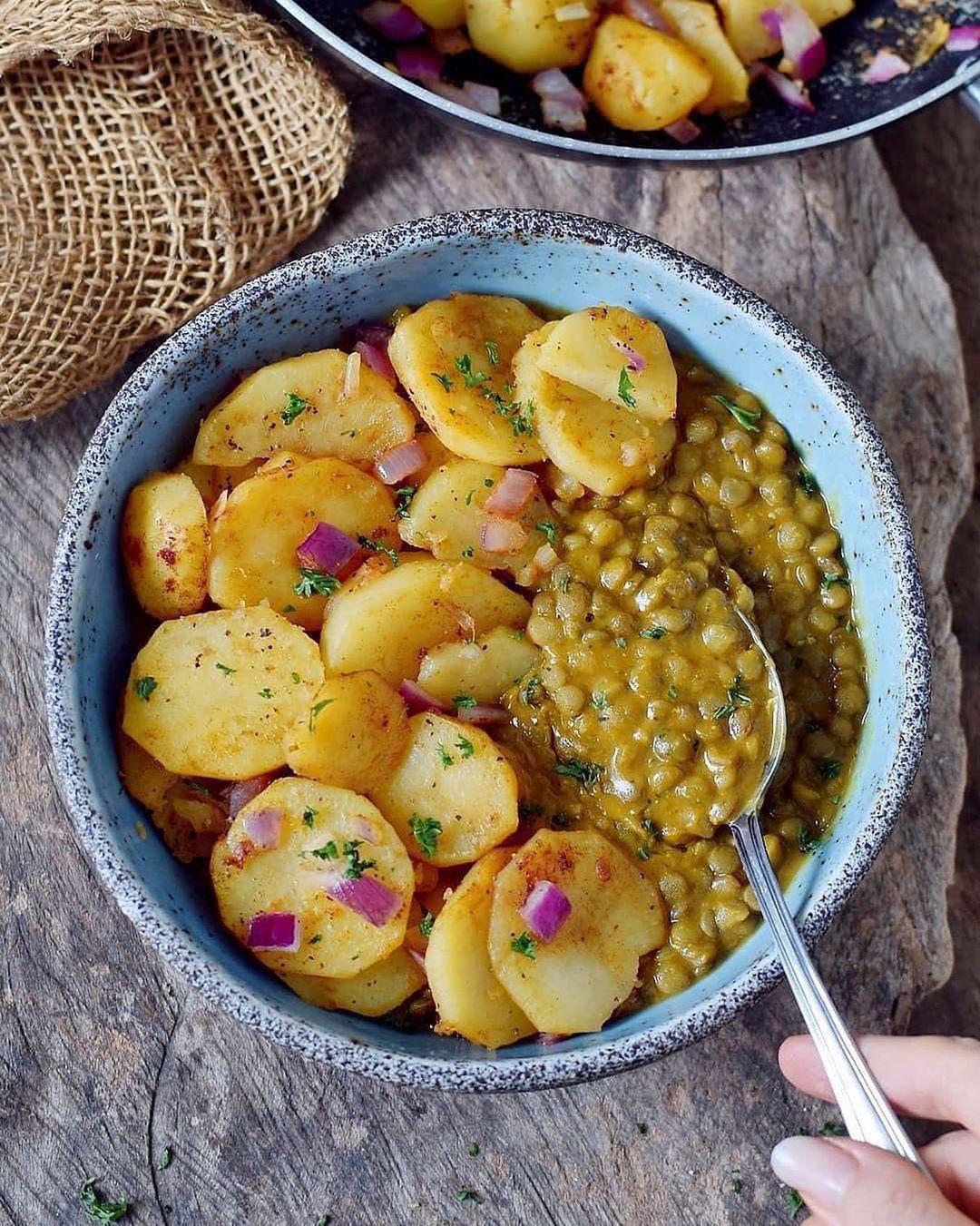 Easy Lentil Stew with Mashed Potatoes
