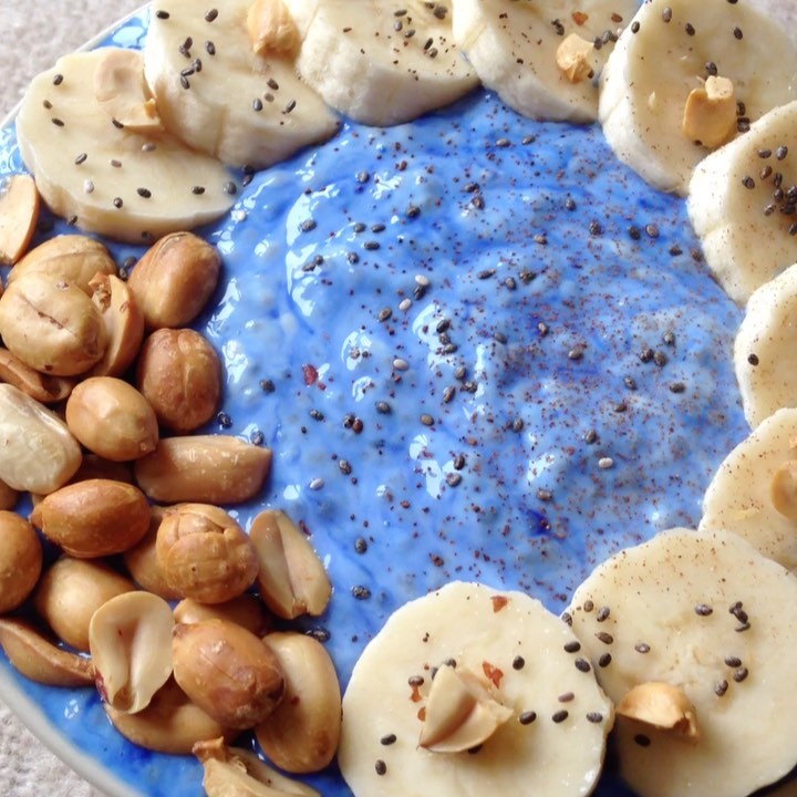 Chia Pudding with Bananas, Peanuts and Blue Spirulina