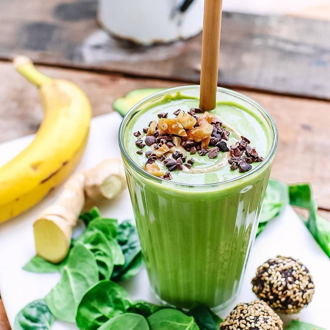 Green Smoothie with Avocado and Ginger