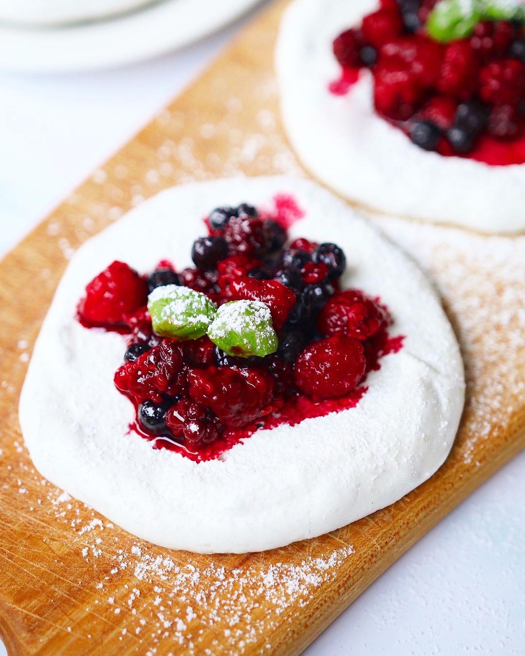 Vegan Liquorice Meringues with Berries