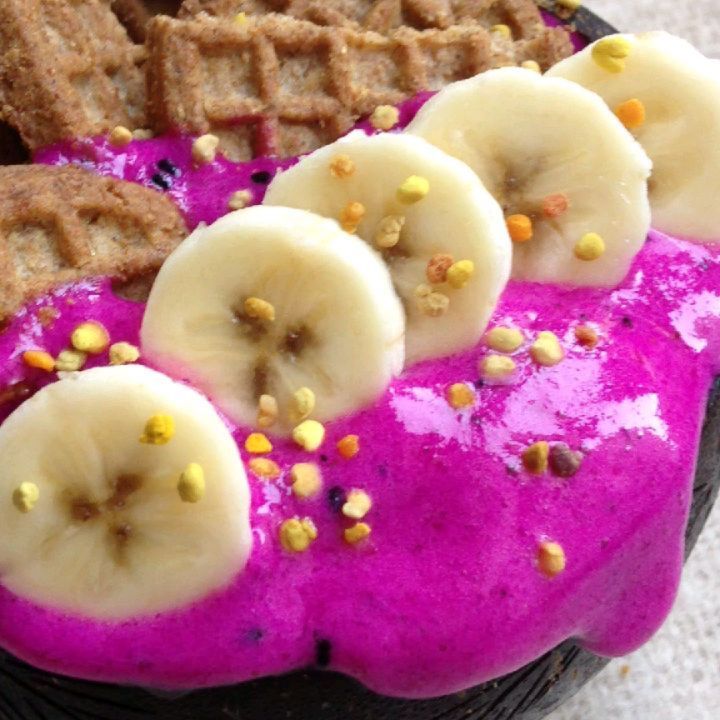 Dragon Fruit and Cookies Smoothie Bowl