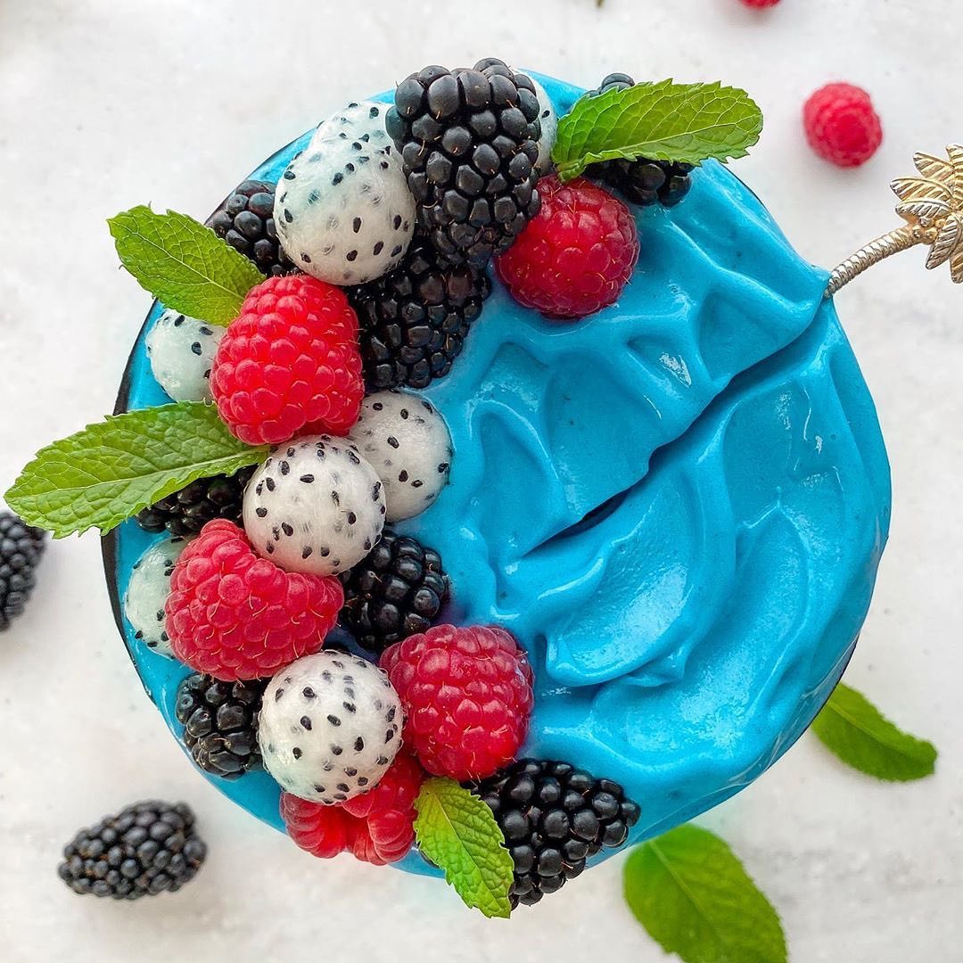 Spirulina Banana Pineapple Smoothie