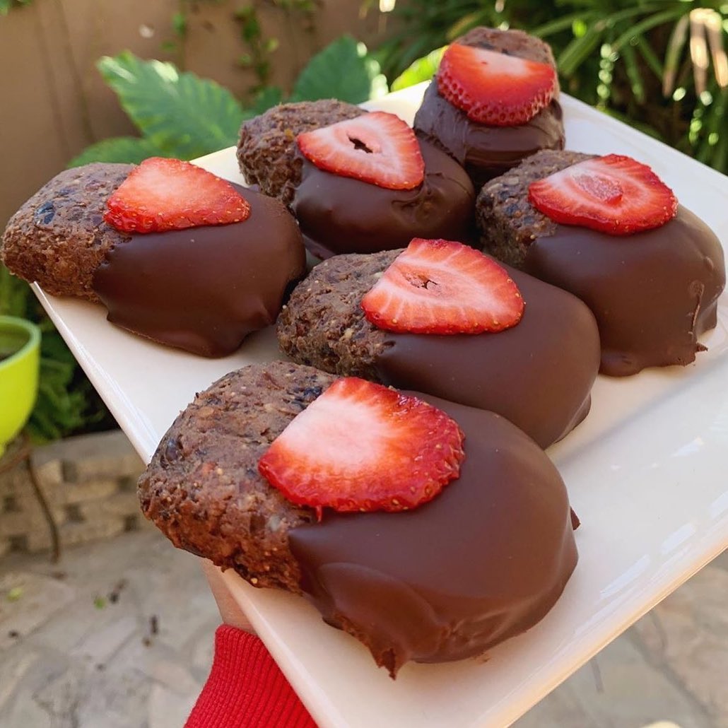 Chocolate Protein Fig Bars Snack