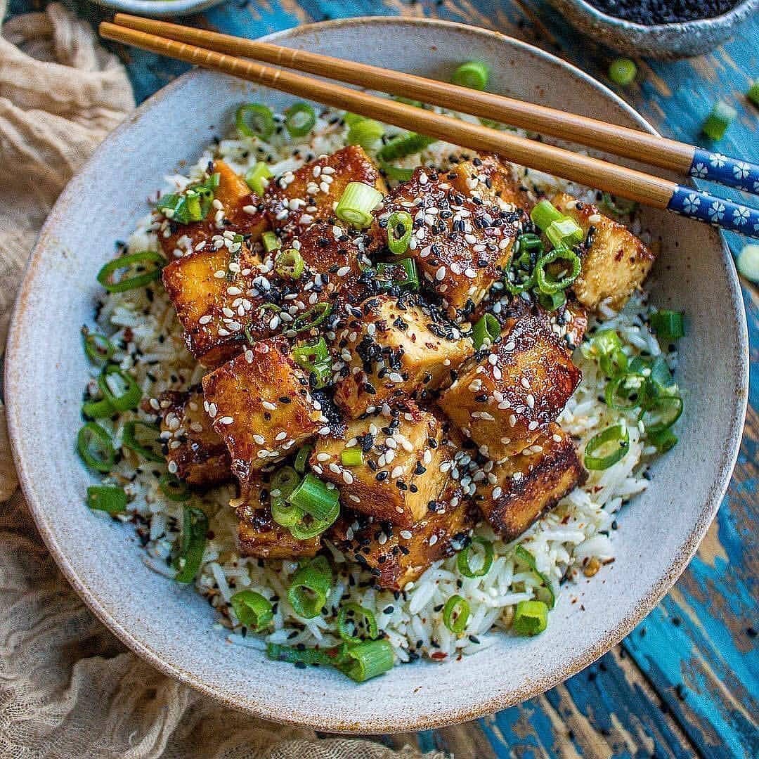 Sticky Garlic Tofu with Brown Rice